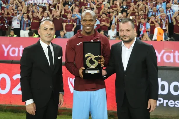 Trabzonspor'da Kupa Zaferi Sonrası Çifte Veda!