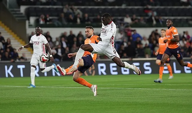 RAMS Başakşehir’den Evinde Gövde Gösterisi: Samsunspor’u 3-0 Geçtiler