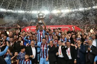 Trabzonspor'dan Tarihi Zafer: 10. Türkiye Kupası Bordo-Mavili Müzede!
