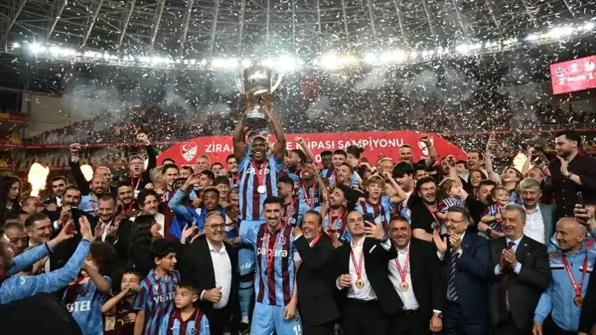 Trabzonspor'dan Tarihi Zafer: 10. Türkiye Kupası Bordo-Mavili Müzede!
