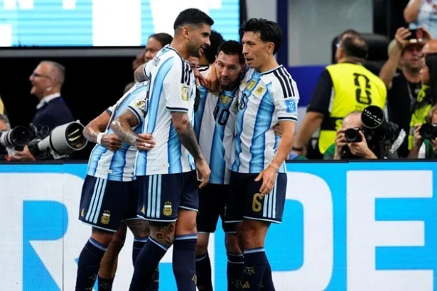 Arjantin Avusturya'yı 2-0 Geçti: Lionel Messi Dünya Kupası Tarihine Geçti!