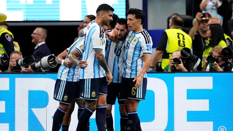 Arjantin Avusturya'yı 2-0 Geçti: Lionel Messi Dünya Kupası Tarihine Geçti!
