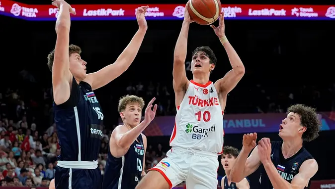 U17 Dünya Kupası'nda Türkiye'den Slovenya'ya Farklı Tarife: 87-66