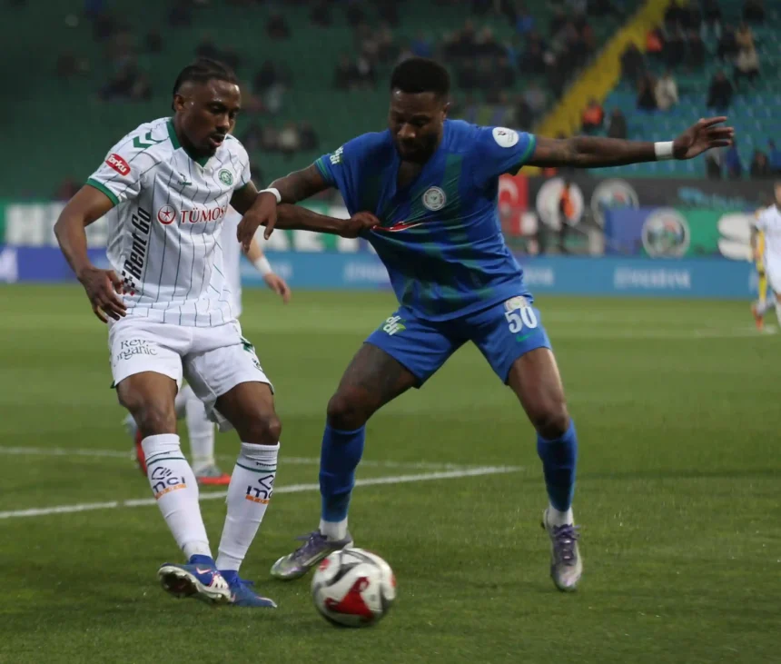Çaykur Rizespor'da Yaprak Dökümü Sürüyor: 3 Yıldızla Daha Yollar Ayrıldı