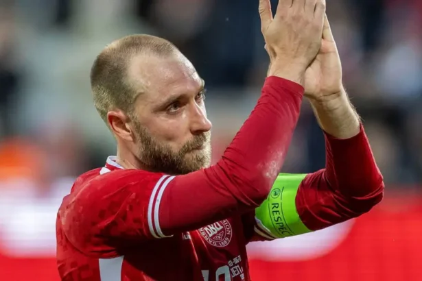 Christian Eriksen Sahada Yine Fenalaştı: Danimarka - Ukrayna Maçı Yarıda Kaldı