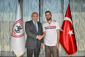 Samsunspor'da Sezonun İlk Bombası: Golcü Fatih Kaya ile 4 Yıllık Sözleşme İmzalandı!