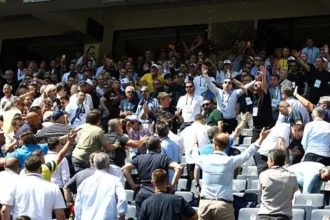 Fenerbahçe Olağanüstü Kongresinde Sıcak Saatler! Koç ve Saran Dönemleri İbra Edildi