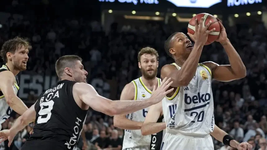 Fenerbahçe Beko Nefes Kesen Maçta Şampiyonluğa Ulaştı!
