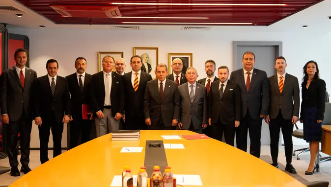Galatasaray'da Dursun Özbek Dönemi: Yeni Yönetimde Görev Dağılımı Belli Oldu