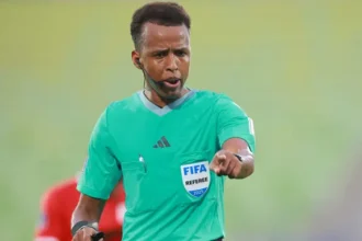ABD'ye Alınmayan Somalili Hakem Omar Artan'a Ülkesinde Kahraman Gibi Karşılama
