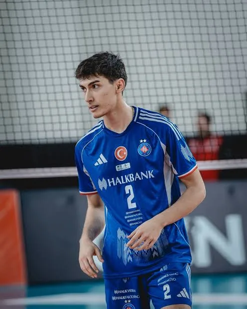 Ömercan Burak Karahan Kimdir? Yaşı, Boyu, Kilosu, Takımı ve Hayatı!