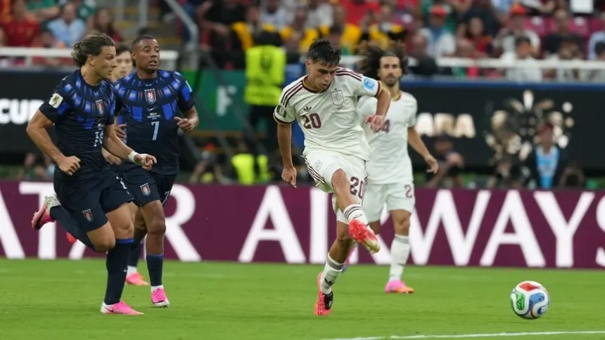 İspanya Uruguay'ı 1-0 Geçti, Dünya Kupası'nda Son 16'ya Yükseldi