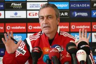 Beşiktaş'ta Vincenzo Italiano Dönemi Yakın: Önder Özen İtalya'da İşi Bitiriyor