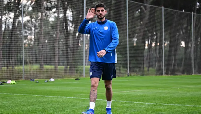 Çaykur Rizespor'da Flaş Ayrılık: Milli Futbolcu Samet Akaydin ile Yollar Ayrıldı