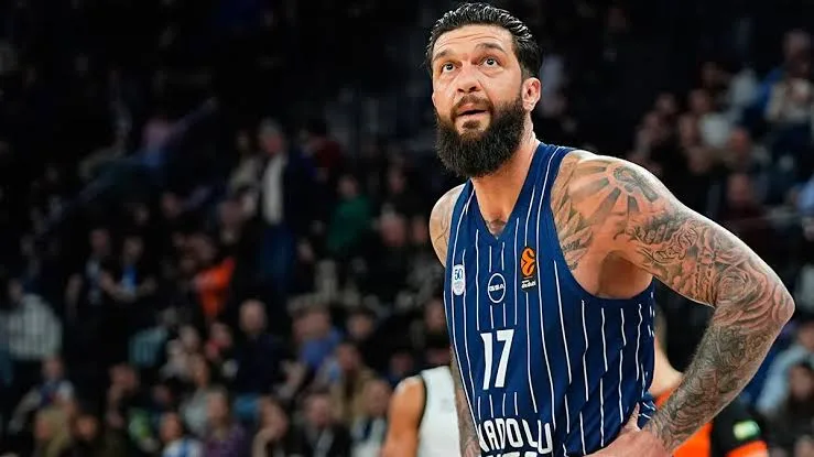 Anadolu Efes'te Büyük Ayrılık: Vincent Poirier ile Yollar Resmen Ayrıldı