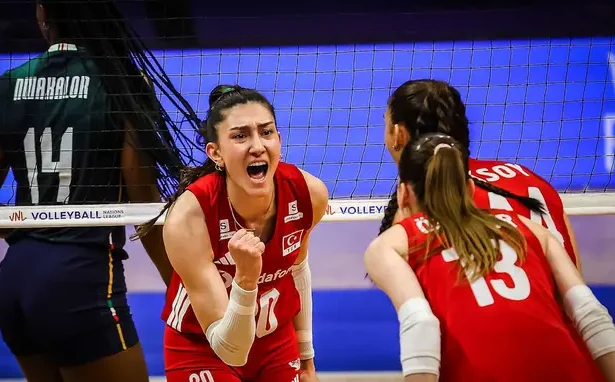 Filenin Sultanları Brezilya'dan Zaferle Dönüyor: Bulgaristan'ı 3-1 Devirdik
