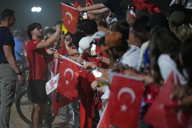 A Milli Takım 2026 Dünya Kupası İçin Arizona'da Sahnede: İlk İdmana Büyük İlgi!