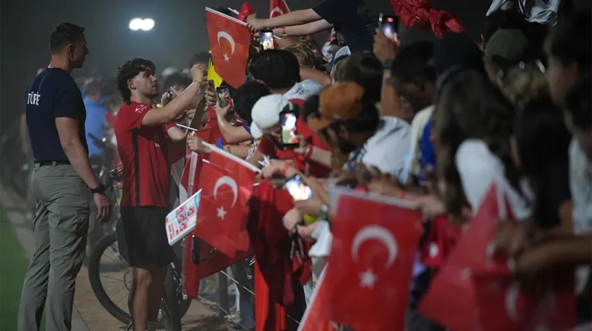 A Milli Takım 2026 Dünya Kupası İçin Arizona'da Sahnede: İlk İdmana Büyük İlgi!