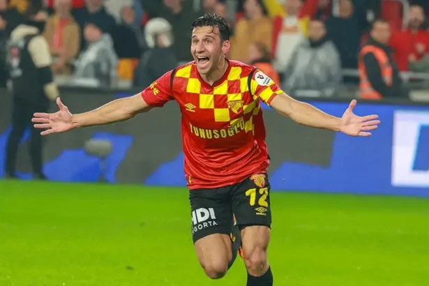 İsmail Köybaşı Futbolu Bırakıyor: Göztepe'de Antrenörlük Kariyeri Başlıyor