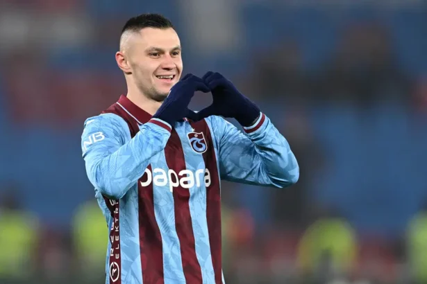Trabzonspor'da Ayrılık: Oleksandr Zubkov, AEK'ya Transfer Oldu