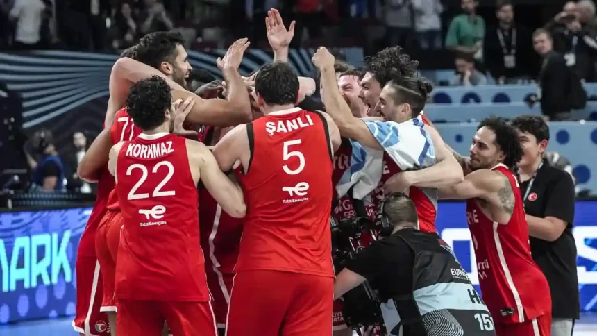 12 Dev Adam FIBA Dünya Sıralamasında 11. Sıradaki Yerini Korudu