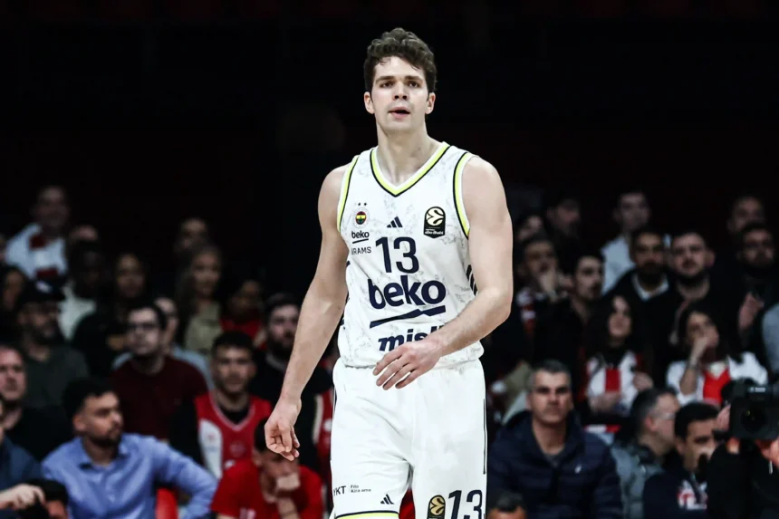 Fenerbahçe'de Ayrılık: Tarık Biberovic Kariyerine NBA'de Devam Edecek!