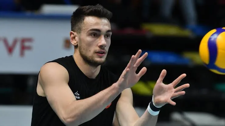 A Milli Erkek Voleybol Takımı'nda Şok! Bedirhan Bülbül'de Omuz Sıkışma Sendromu