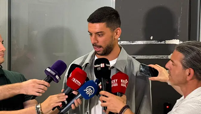 Cenk Özkaçar Trabzonspor'da: "Bu Kültürün Parçası Olmak Gurur Verici"