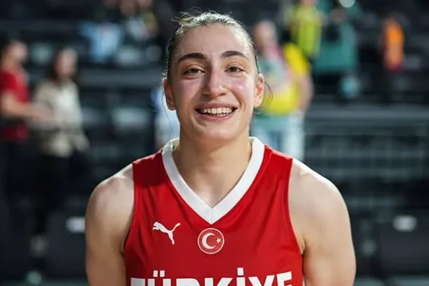 Derin Erdoğan Kimdir? Kaç Yaşında, Hangi Takımda, Boyu ve Kilosu