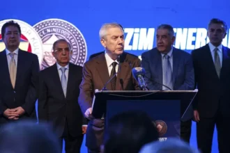 Fenerbahçe Futbol AŞ'de Yeni Dönem: Yeni Kadro Belli Oldu