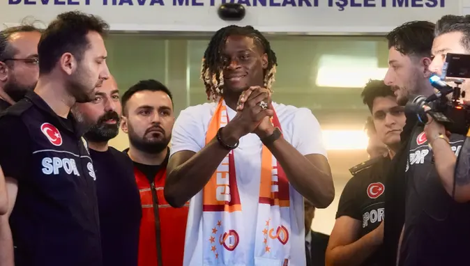 Galatasaray’da Lesley Ugochukwu Dönemi: Fransız Yıldız İstanbul’a Geldi!