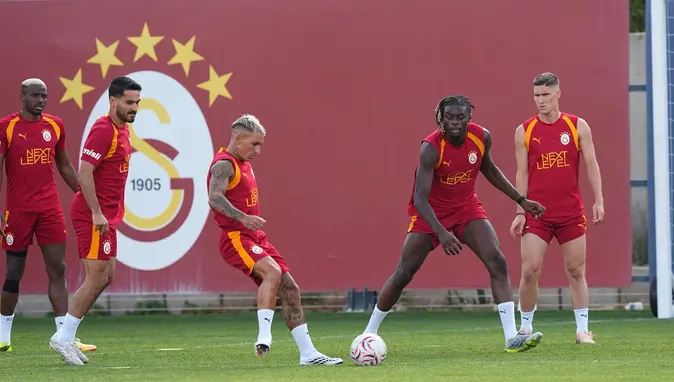 Galatasaray'ın 2026-2027 Avusturya Kampı Başlıyor: İşte Yıldızlar Geçidi Kadro!