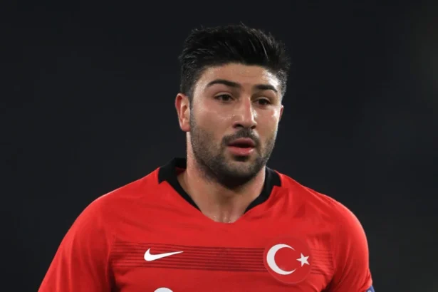 Corendon Alanyaspor'da Beklenmedik Ayrılık: Güven Yalçın ile Yollar Ayrıldı