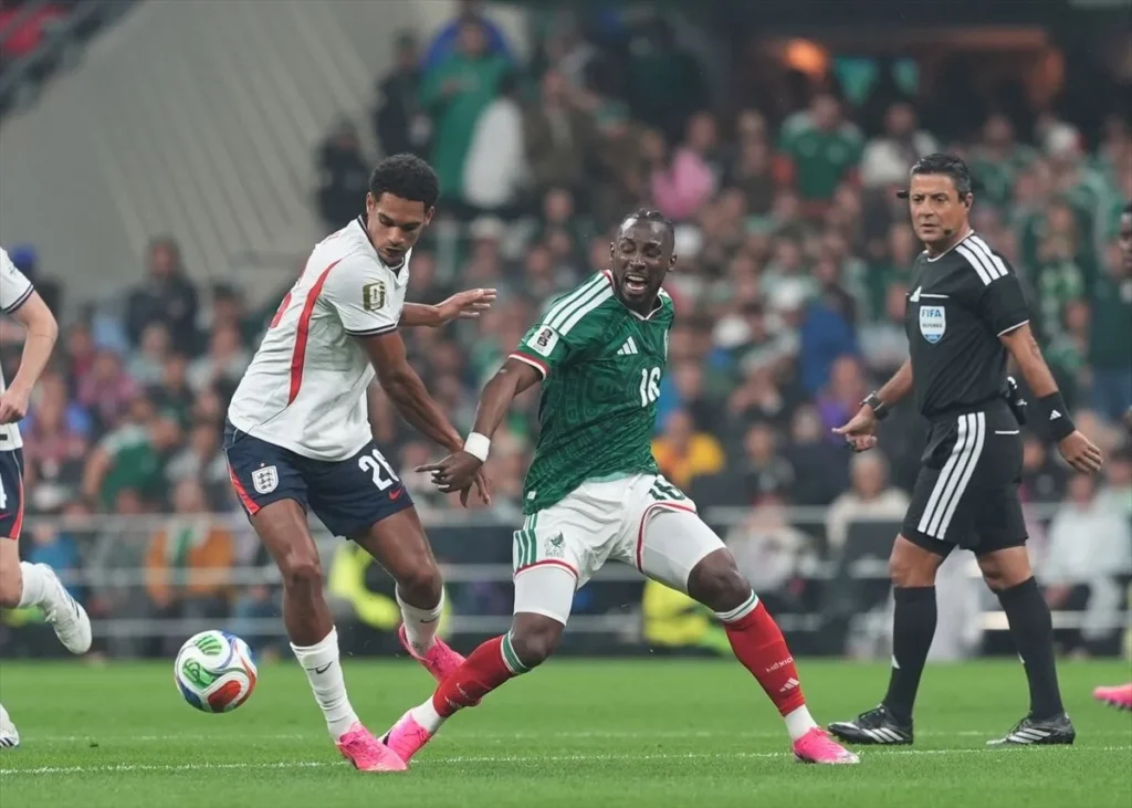 Azteca'nın Yıkılmaz Kalesi ve Geleneği Düştü