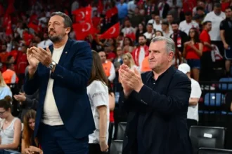 Türk Basketbolunda Tarihi Başarı: 12 Dev Adam Gruptan Lider Çıktı!