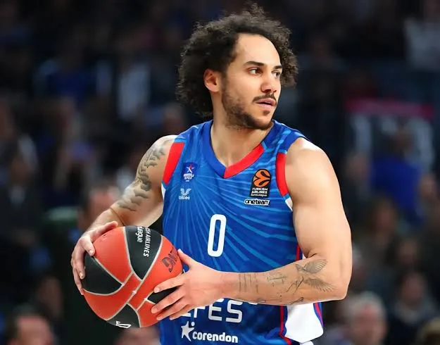 Avrupa'yı Sallayan Süper Yıldızlar: Shavon Shields ve Shane Larkin
