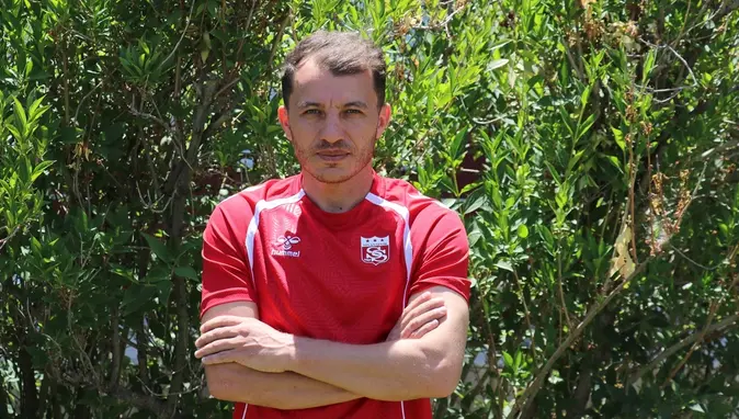 Sivasspor'un Efsane Kaptanı Ziya Erdal, Yardımcı Antrenör Olarak Yuvaya Döndü