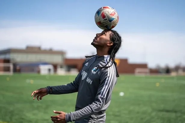 Vanspor FK'dan Orta Sahaya Dinamo: Molik Jesse Khan İmzayı Attı!
