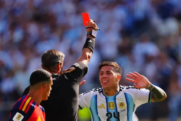 2026 Dünya Kupası Finalinde Şok! Arjantin'de Enzo Fernandez Kızardı