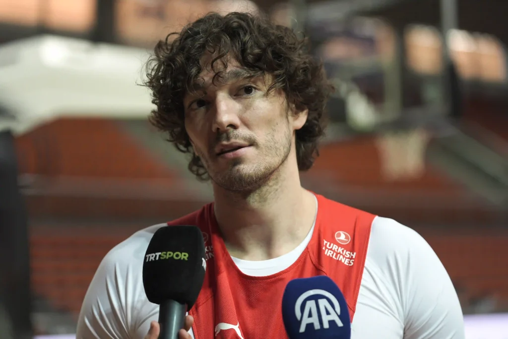 Kaptan Cedi Osman ve Kenan Sipahi'den Zorlu Atmosfer Uyarısı