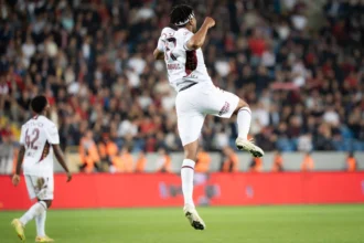 Trabzonspor'da Chibuike Nwaiwu Depremi: Fulham'dan 30 Milyon Euro'luk Resmi Teklif!