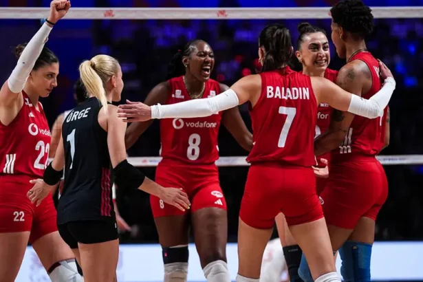 Filenin Sultanları 2026 VNL'de Finalde: Çin'i 3-0 ile Yıktık!