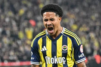 Fenerbahçe'de Oosterwolde Depremi: Roma ve Crystal Palace Peşinde, 25 Milyon Euro Bekleniyor!