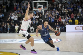 Shane Larkin'den Çarpıcı İtiraflar: "Anadolu Efes'te Yalnız Bırakıldım"