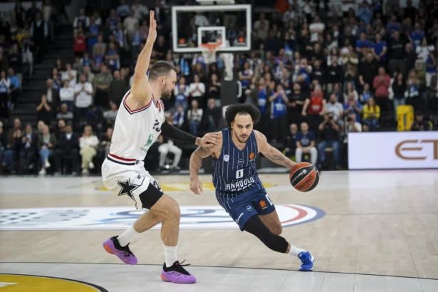 Shane Larkin'den Çarpıcı İtiraflar: "Anadolu Efes'te Yalnız Bırakıldım"