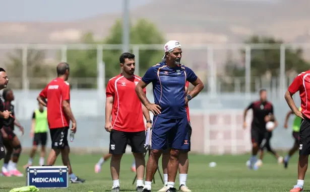 Sivasspor'a FIFA'dan Ağır Darbe: 3 Dönem Transfer Yasağı Daha Geldi!