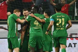 Amedspor'dan Süper Lig'de Tarihi Başlangıç: Erzurumspor'u 3-0 Mağlup Etti