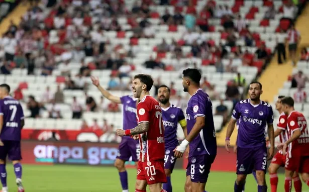 Antalyaspor'dan 1. Lig'e Nefes Kesen Başlangıç: Gol Düellosu 4-3