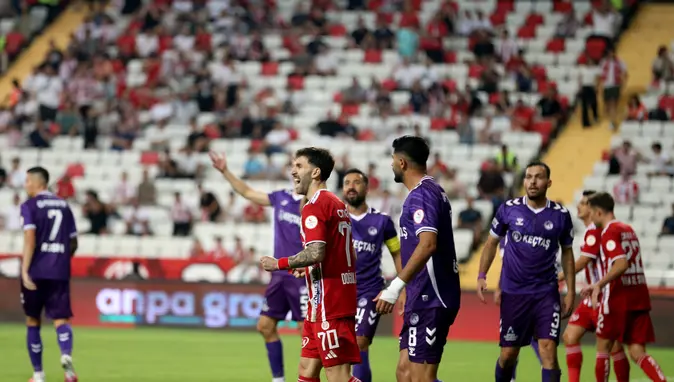 Antalyaspor'dan 1. Lig'e Nefes Kesen Başlangıç: Gol Düellosu 4-3