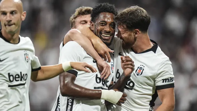 Beşiktaş'tan Avrupa'da Dev Adım: Kauno Zalgiris'i 3-0'la GeçtiBeşiktaş'tan Avrupa'da Dev Adım: Kauno Zalgiris'i 3-0'la Geçti